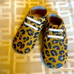 Monkey Feet Leopard print stretch laces